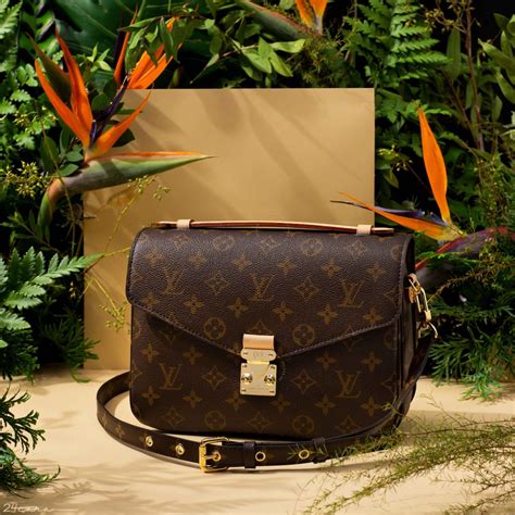 metis louis vuitton indossata|Luxury Monogram Handbag Pochette Metis .